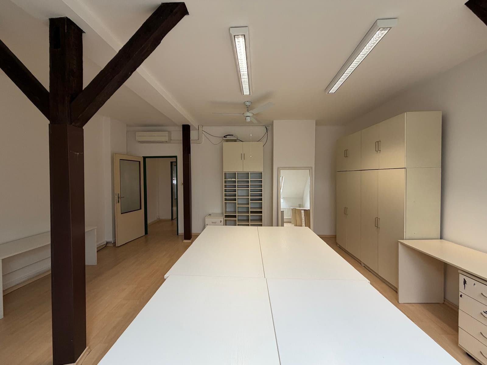 Prenájom kancelárie 133 m², Dubečská, Praha, Praha Prenájom kancelárie 133 m², Dubečská, Praha, Praha