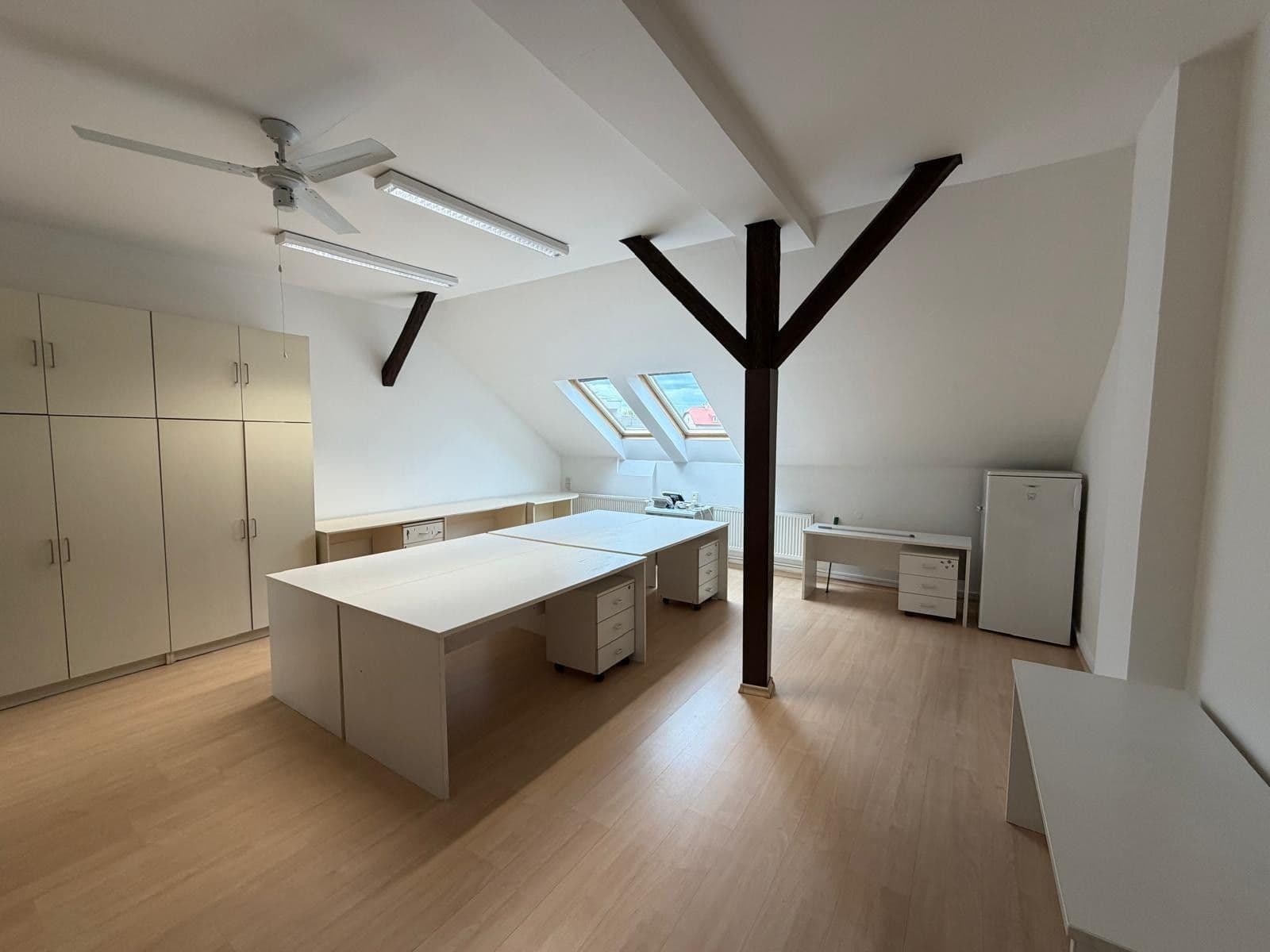 Prenájom kancelárie 133 m², Dubečská, Praha, Praha Prenájom kancelárie 133 m², Dubečská, Praha, Praha