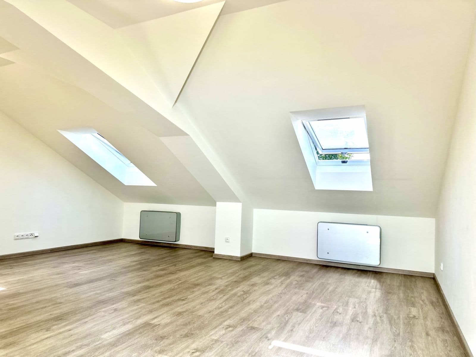 Prenájom bytu 3-izbový 76 m², Jiráskova, Lužec nad Vltavou, Středočeský kraj Prenájom bytu 3-izbový 76 m², Jiráskova, Lužec nad Vltavou, Středočeský kraj