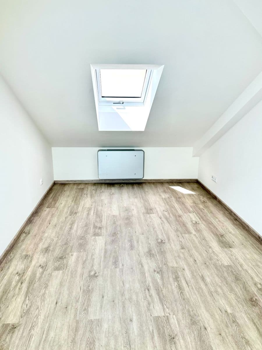 Prenájom bytu 3-izbový 76 m², Jiráskova, Lužec nad Vltavou, Středočeský kraj Prenájom bytu 3-izbový 76 m², Jiráskova, Lužec nad Vltavou, Středočeský kraj