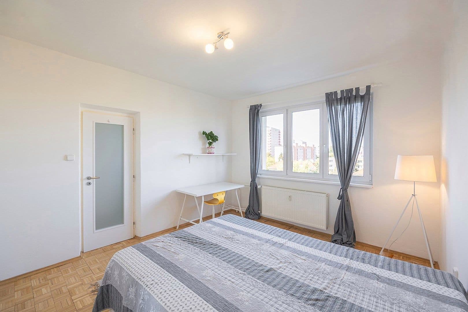 Prenájom bytu 2-izbový 55 m², Počernická, Praha, Praha Prenájom bytu 2-izbový 55 m², Počernická, Praha, Praha