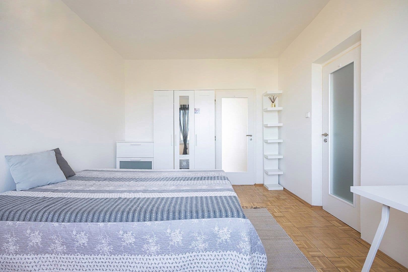 Prenájom bytu 2-izbový 55 m², Počernická, Praha, Praha Prenájom bytu 2-izbový 55 m², Počernická, Praha, Praha