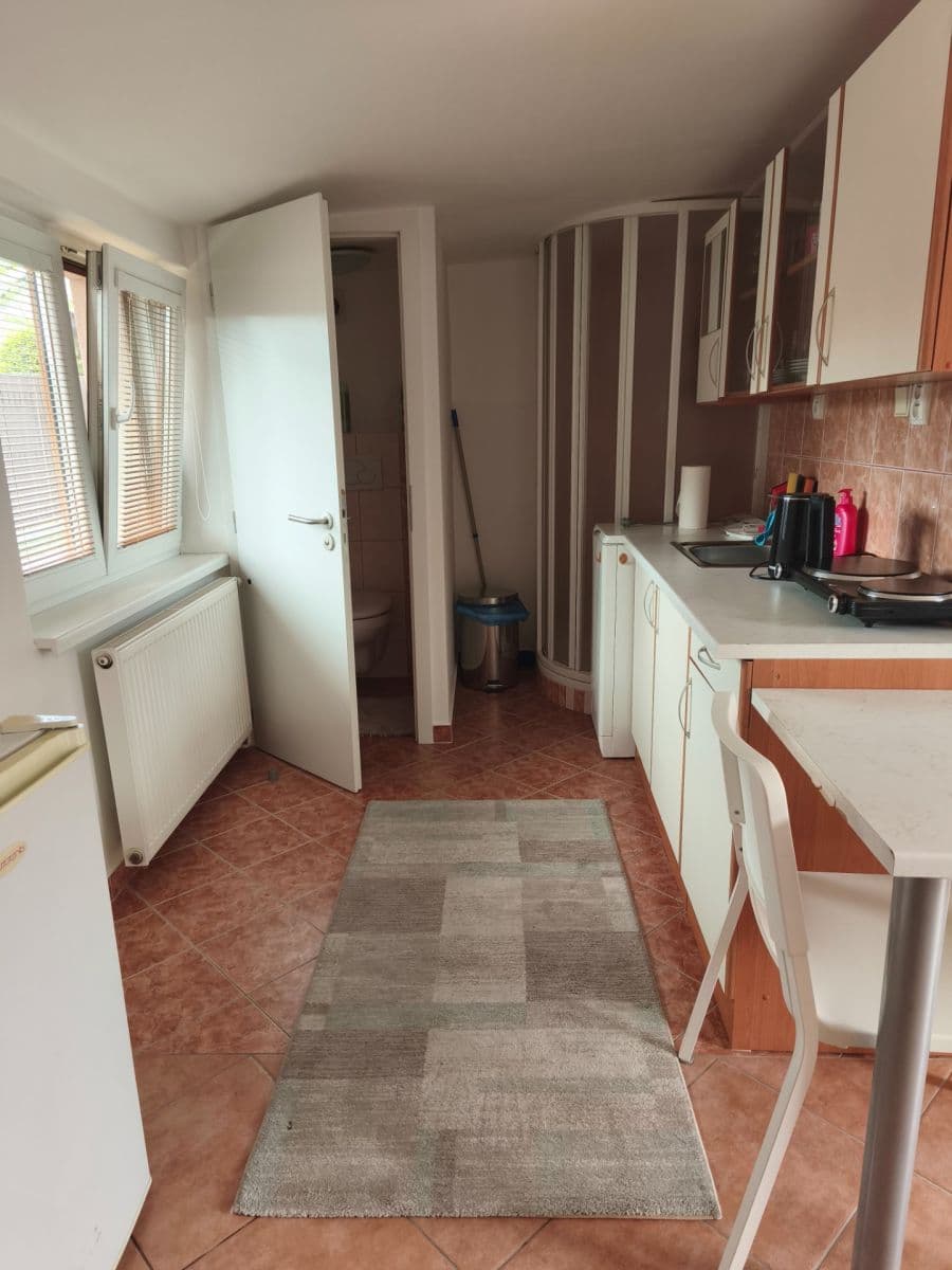 Prenájom bytu 2-izbový 35 m², Dělnická, Dolní Břežany, Středočeský kraj Prenájom bytu 2-izbový 35 m², Dělnická, Dolní Břežany, Středočeský kraj