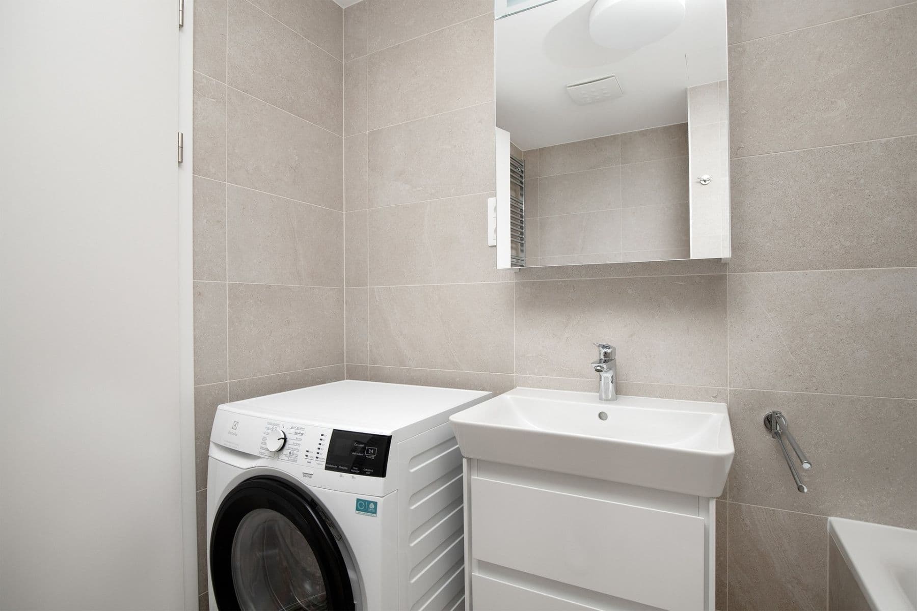 Prenájom bytu 2-izbový 56 m², Nebřenická, Praha, Praha Prenájom bytu 2-izbový 56 m², Nebřenická, Praha, Praha
