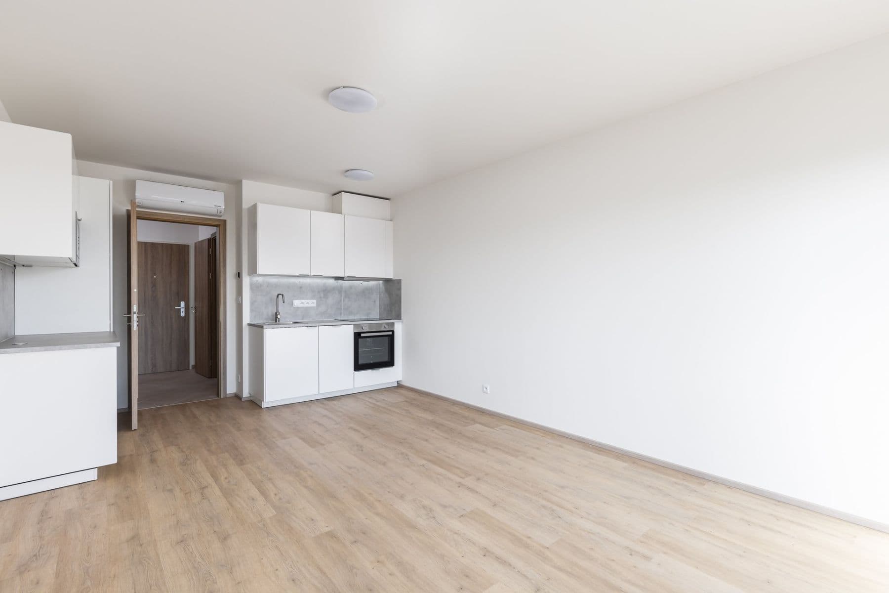 Prenájom bytu 1-izbový 33 m², Výstavní, Praha, Praha Prenájom bytu 1-izbový 33 m², Výstavní, Praha, Praha