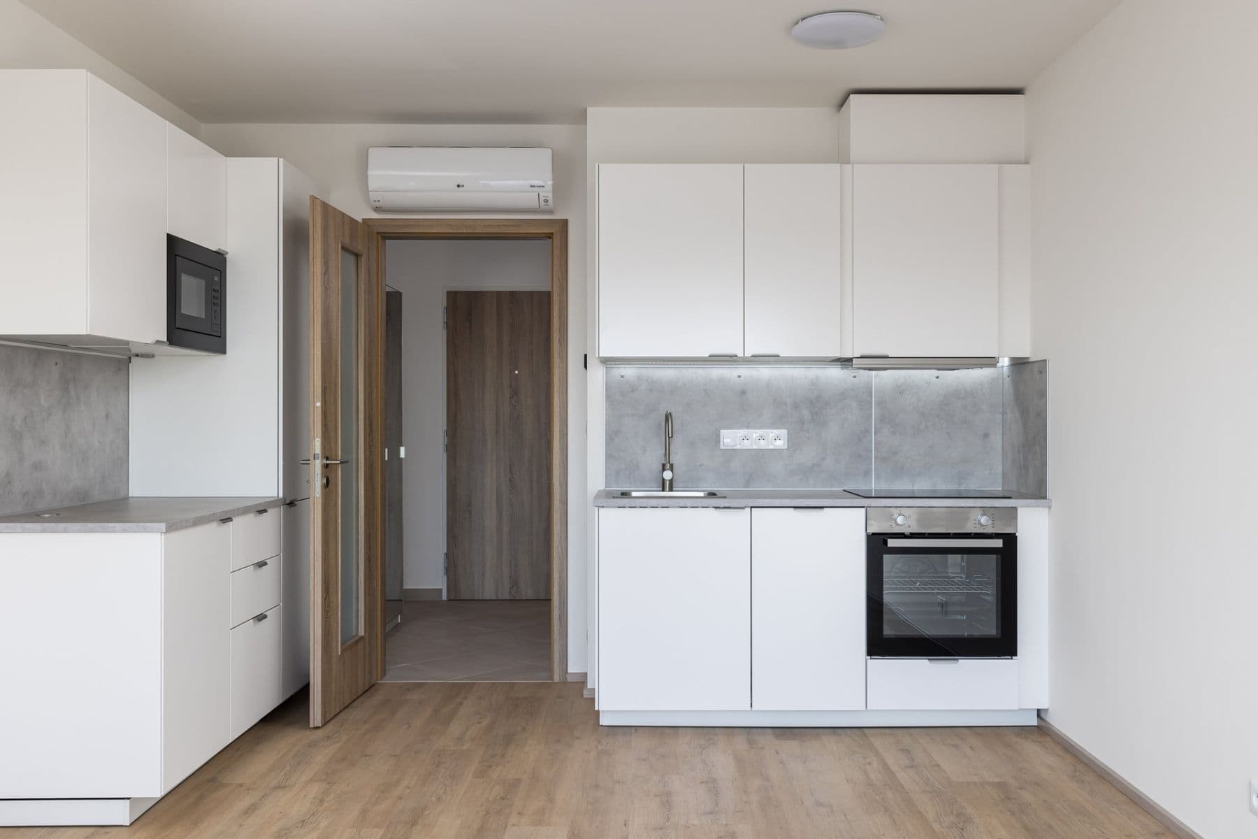 Prenájom bytu 1-izbový 33 m², Výstavní, Praha, Praha Prenájom bytu 1-izbový 33 m², Výstavní, Praha, Praha