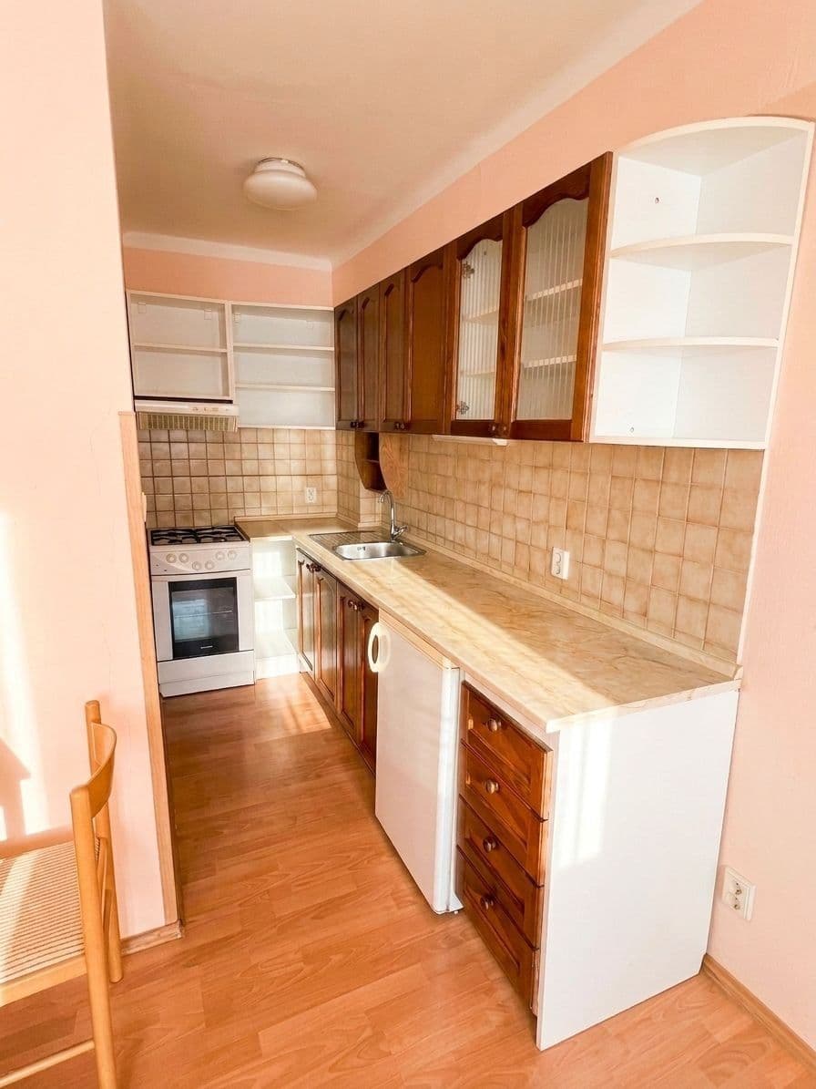Predaj bytu 3-izbový 50 m², Evropská, Praha, Praha Predaj bytu 3-izbový 50 m², Evropská, Praha, Praha