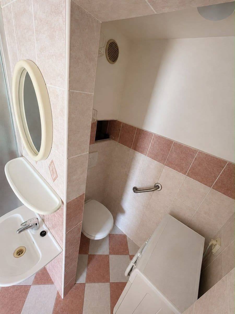 Predaj bytu 3-izbový 50 m², Evropská, Praha, Praha Predaj bytu 3-izbový 50 m², Evropská, Praha, Praha