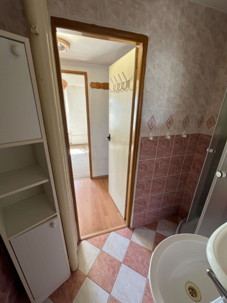 Predaj bytu 3-izbový 50 m², Evropská, Praha, Praha Predaj bytu 3-izbový 50 m², Evropská, Praha, Praha