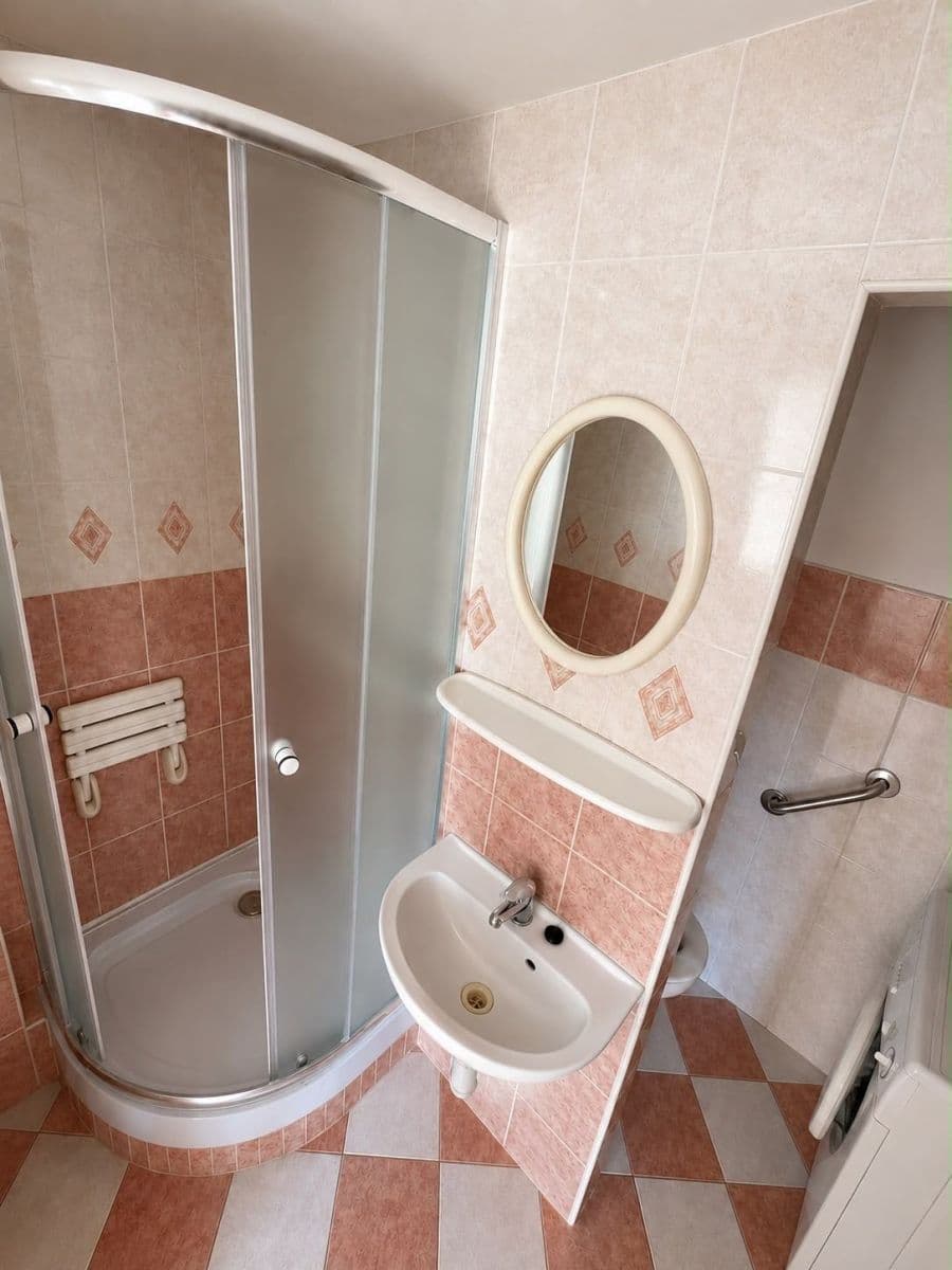 Predaj bytu 3-izbový 50 m², Evropská, Praha, Praha Predaj bytu 3-izbový 50 m², Evropská, Praha, Praha