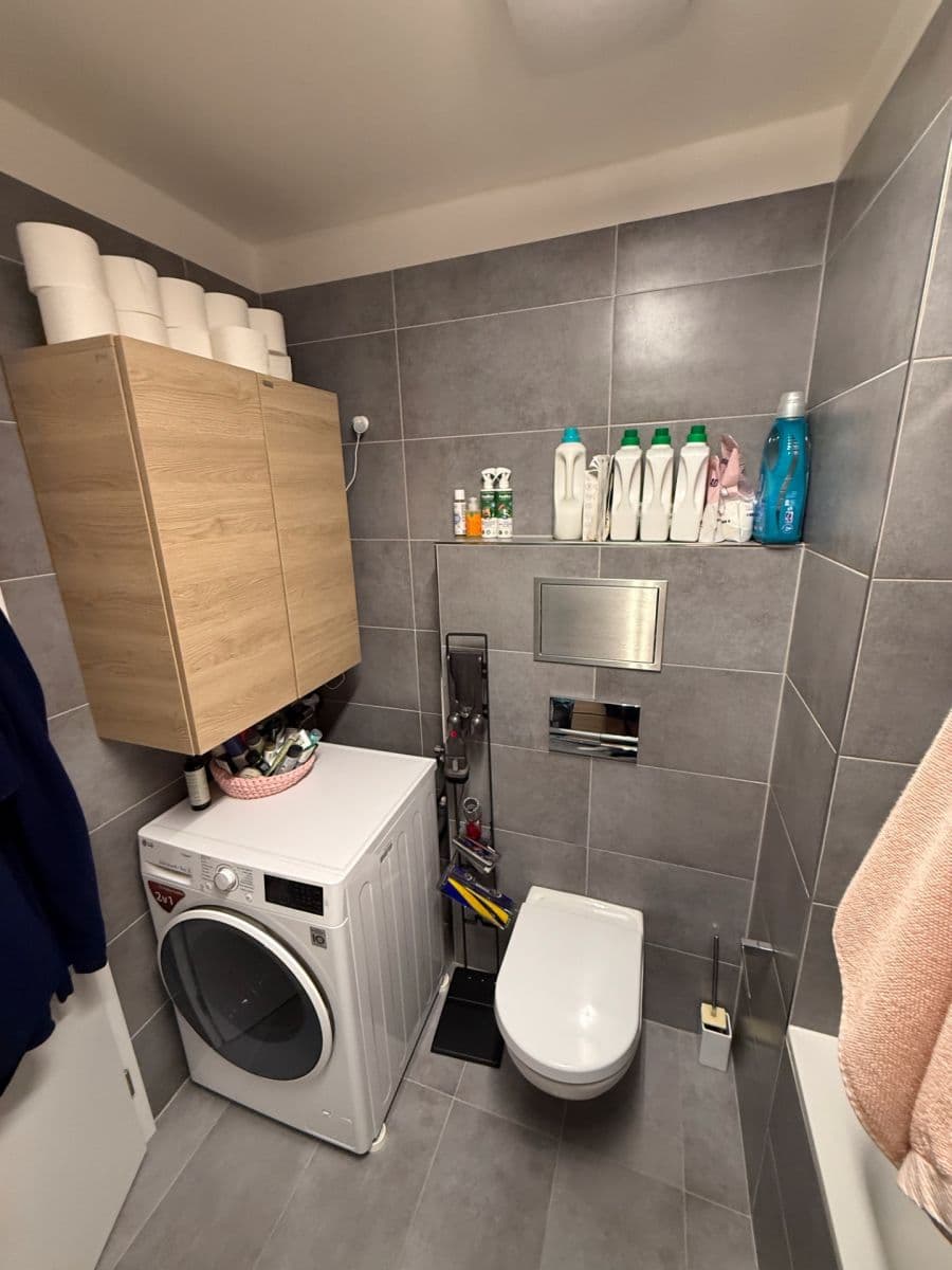 Prenájom bytu 2-izbový 50 m², Strnadových, Praha, Praha Prenájom bytu 2-izbový 50 m², Strnadových, Praha, Praha