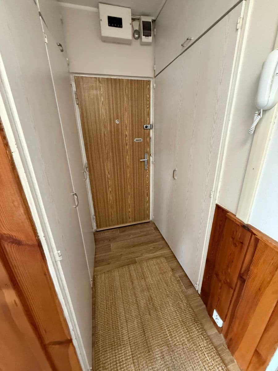 Prenájom bytu 3-izbový 57 m², Novodvorská, Praha, Praha Prenájom bytu 3-izbový 57 m², Novodvorská, Praha, Praha