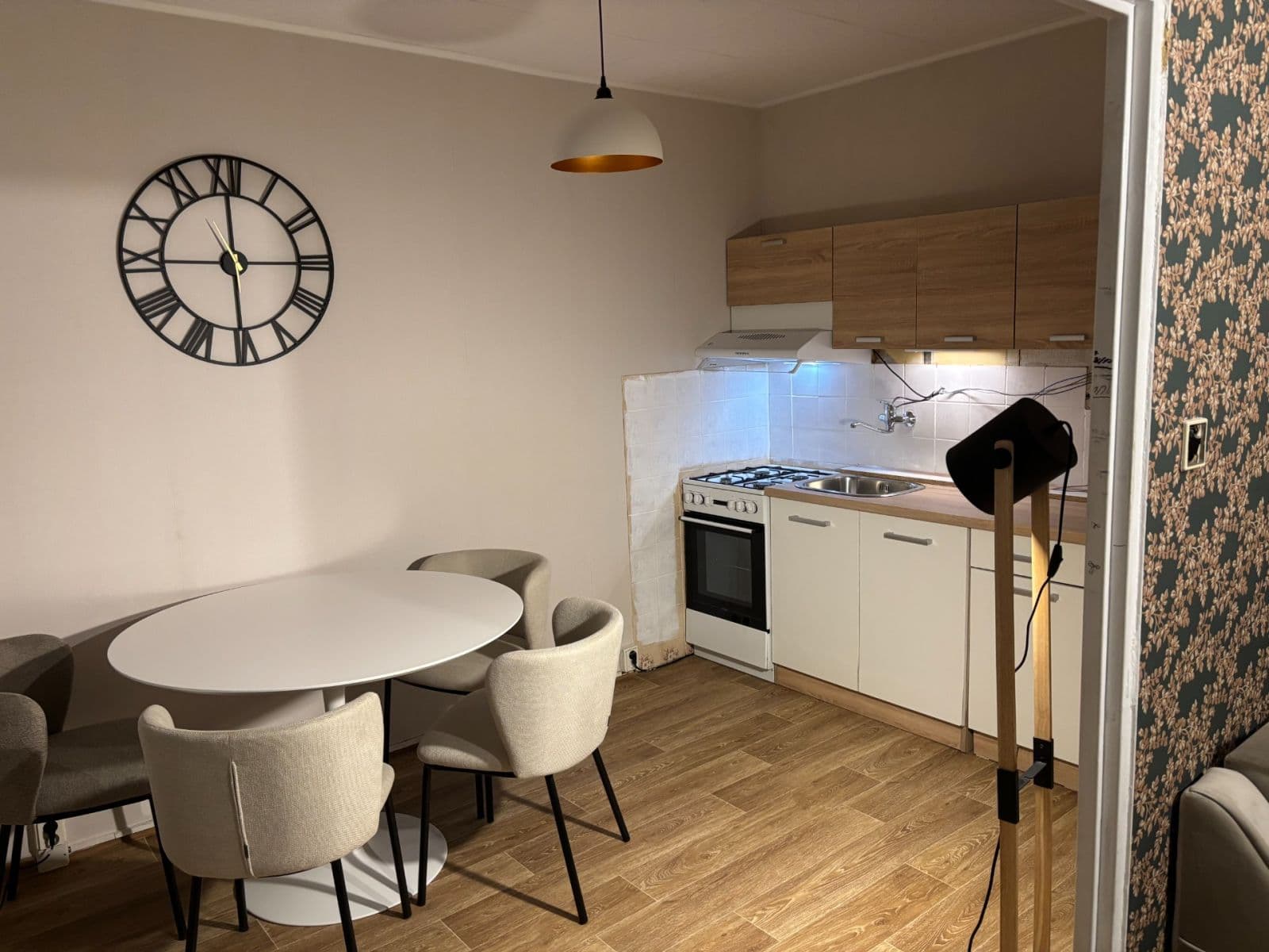 Prenájom bytu 3-izbový 57 m², Novodvorská, Praha, Praha Prenájom bytu 3-izbový 57 m², Novodvorská, Praha, Praha