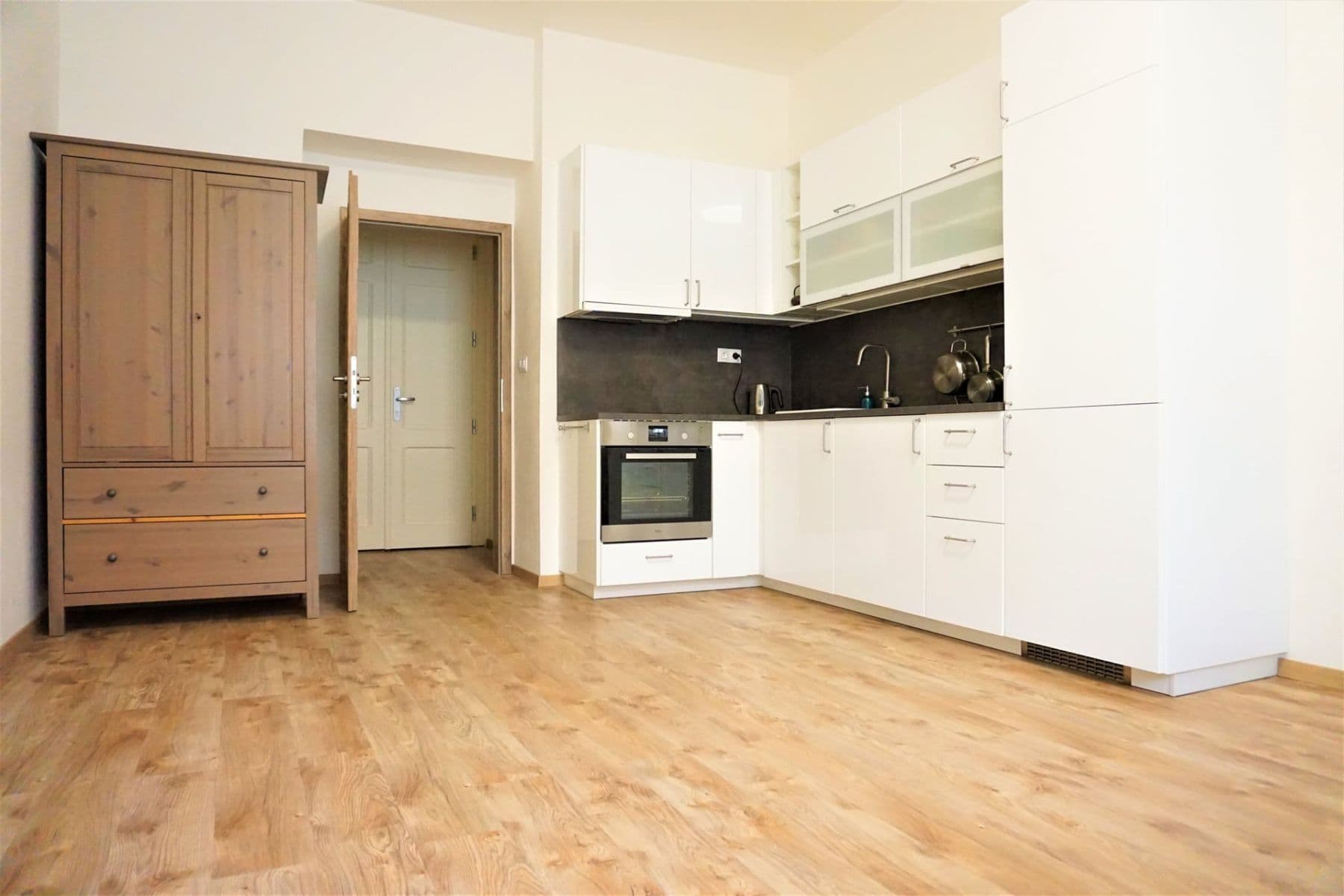 Prenájom bytu 1-izbový 29 m², Na spojce, Praha, Praha Prenájom bytu 1-izbový 29 m², Na spojce, Praha, Praha