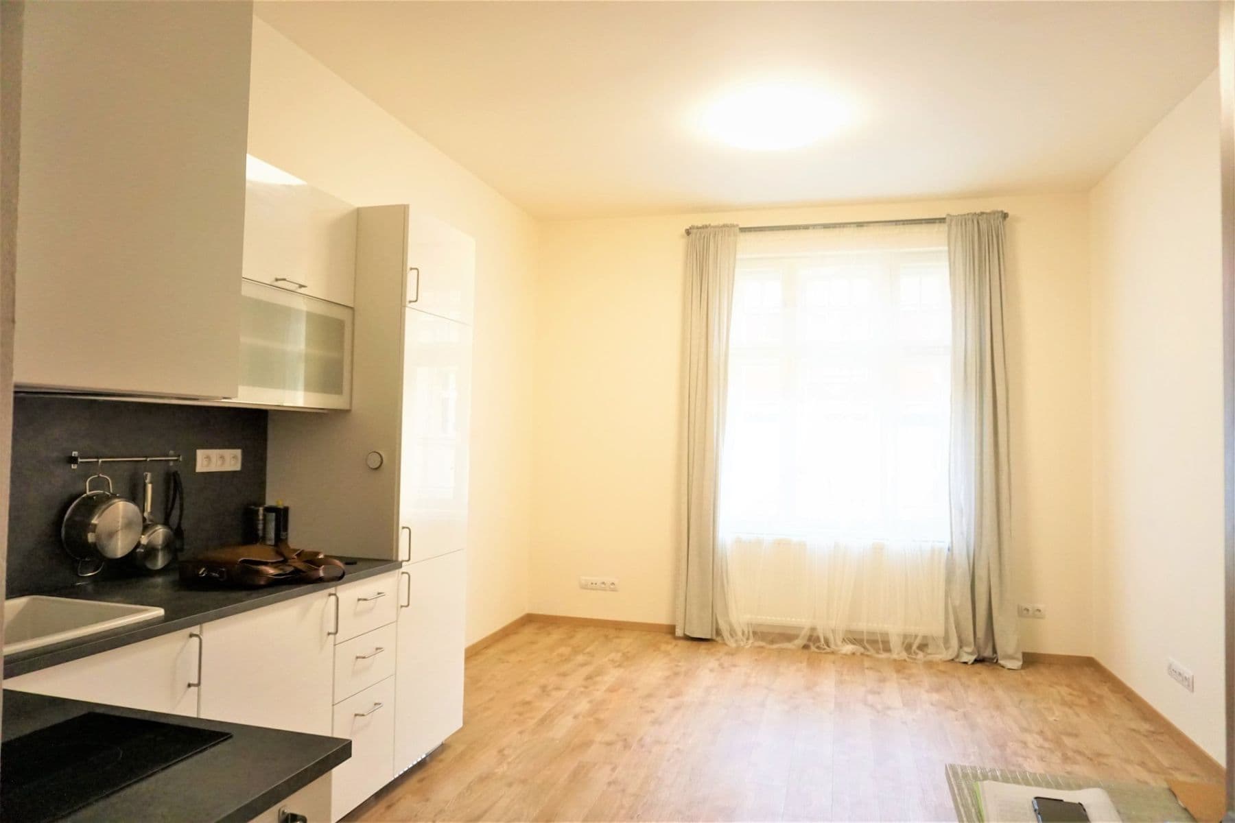 Prenájom bytu 1-izbový 29 m², Na spojce, Praha, Praha Prenájom bytu 1-izbový 29 m², Na spojce, Praha, Praha