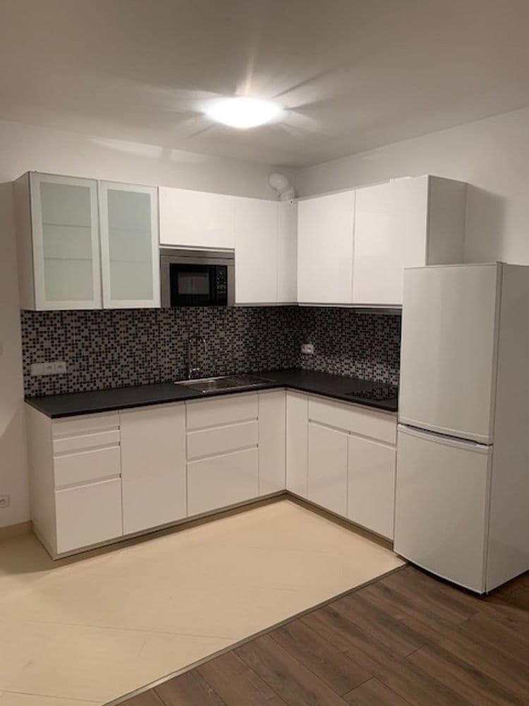 Prenájom bytu 1-izbový 32 m², Zakšínská, Praha, Praha Prenájom bytu 1-izbový 32 m², Zakšínská, Praha, Praha