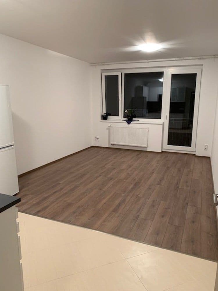 Prenájom bytu 1-izbový 32 m², Zakšínská, Praha, Praha Prenájom bytu 1-izbový 32 m², Zakšínská, Praha, Praha