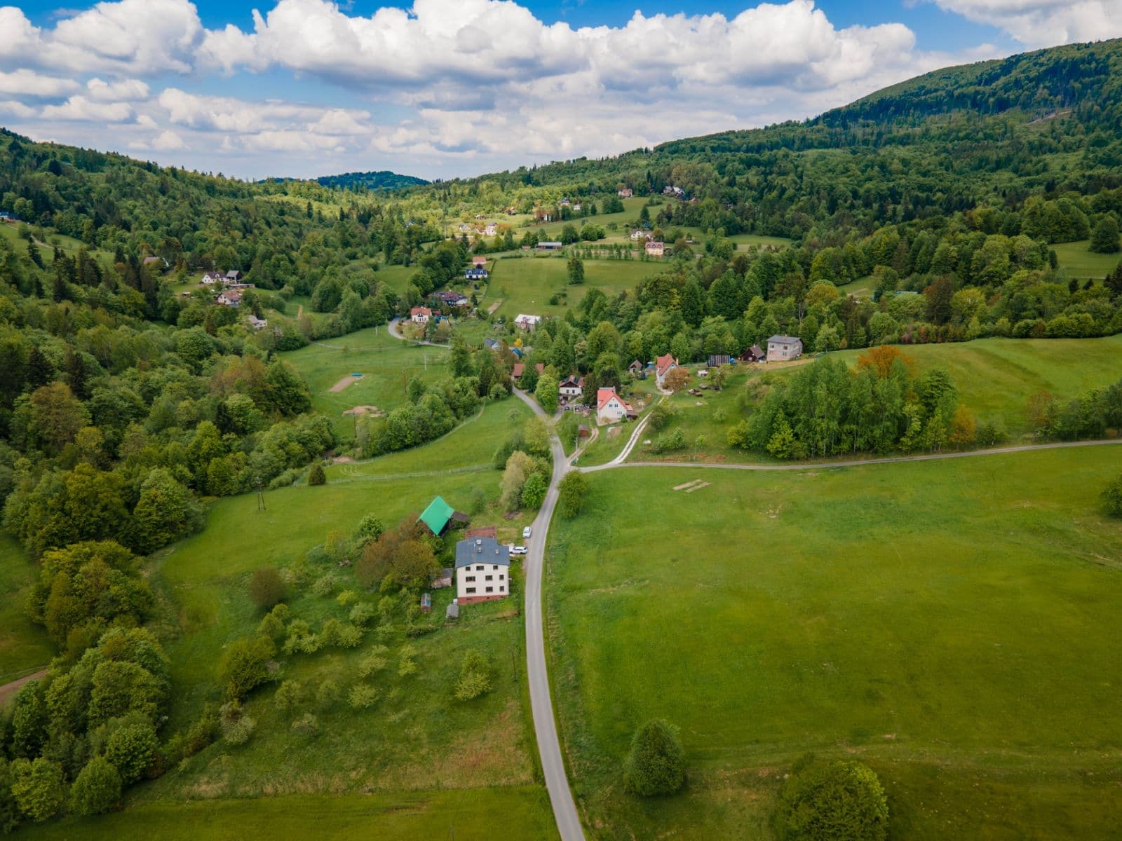 Predaj pozemku 1.816 m², Nýdek, Moravskoslezský kraj Predaj pozemku 1.816 m², Nýdek, Moravskoslezský kraj