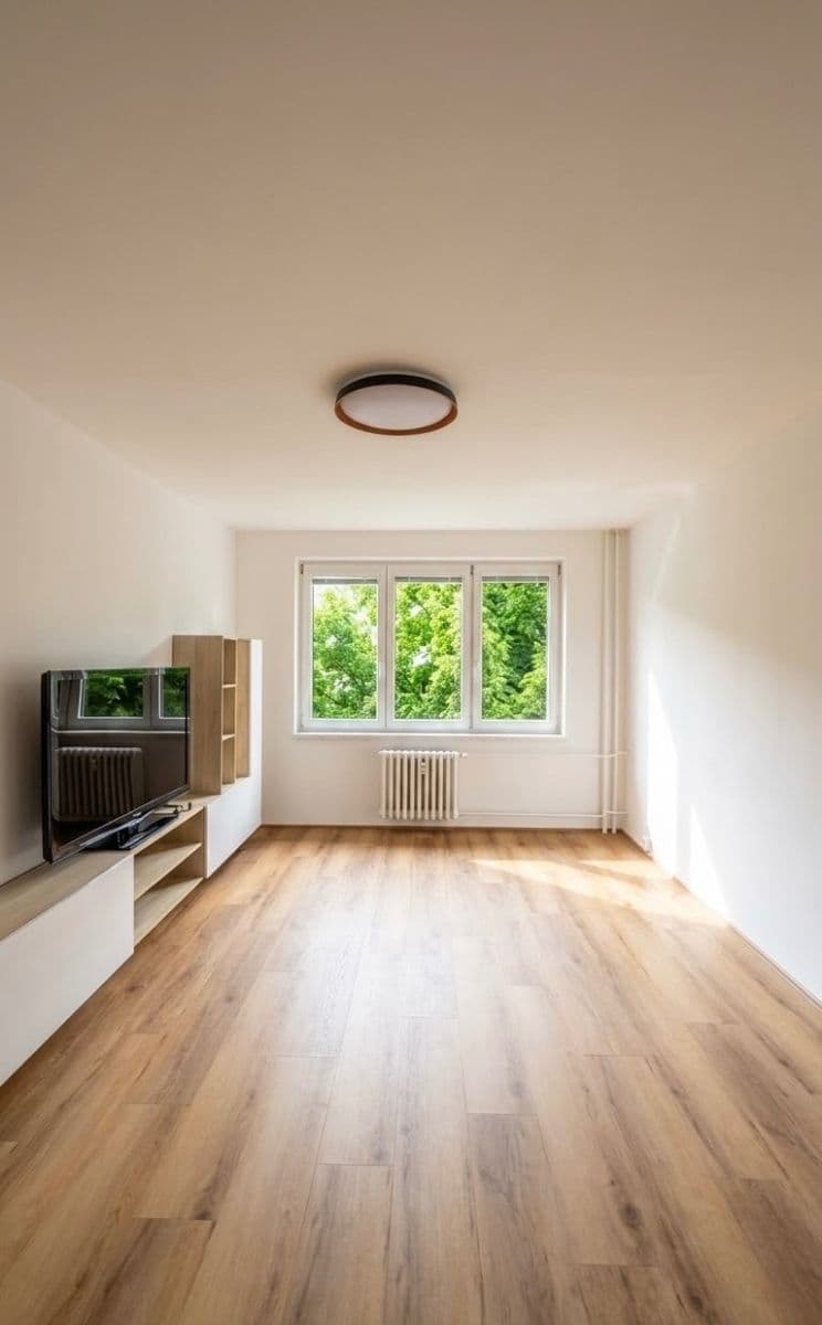 Prenájom bytu 1-izbový 37 m², Lumírova, Ostrava, Moravskoslezský kraj Prenájom bytu 1-izbový 37 m², Lumírova, Ostrava, Moravskoslezský kraj