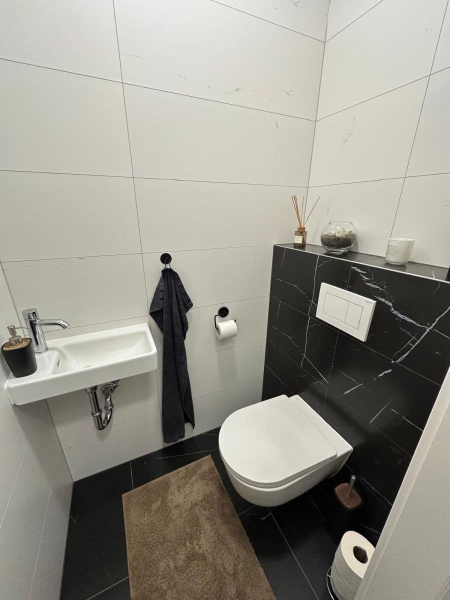 Prenájom bytu 3-izbový 82 m², Milíčova, Praha, Praha Prenájom bytu 3-izbový 82 m², Milíčova, Praha, Praha