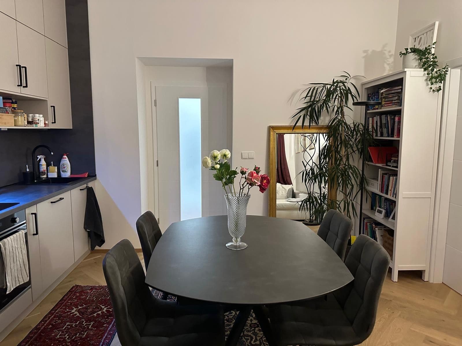 Prenájom bytu 3-izbový 82 m², Milíčova, Praha, Praha Prenájom bytu 3-izbový 82 m², Milíčova, Praha, Praha