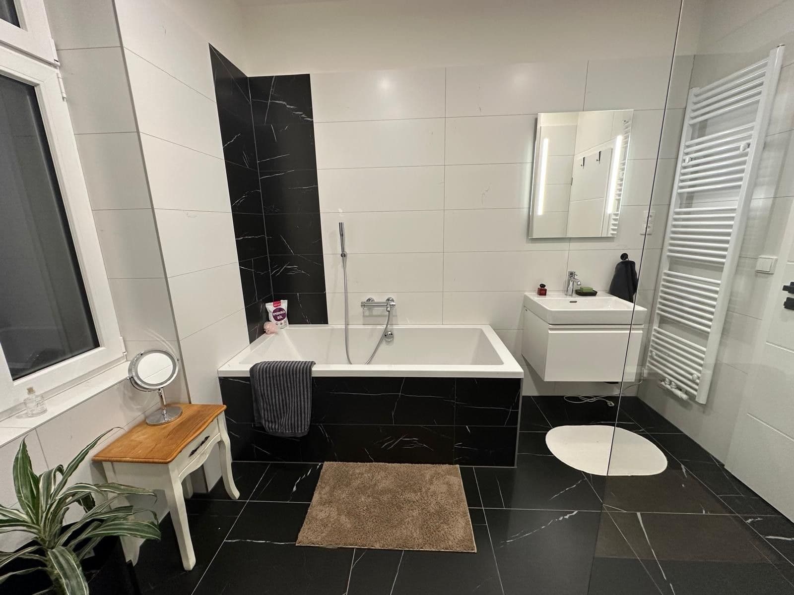 Prenájom bytu 3-izbový 82 m², Milíčova, Praha, Praha Prenájom bytu 3-izbový 82 m², Milíčova, Praha, Praha