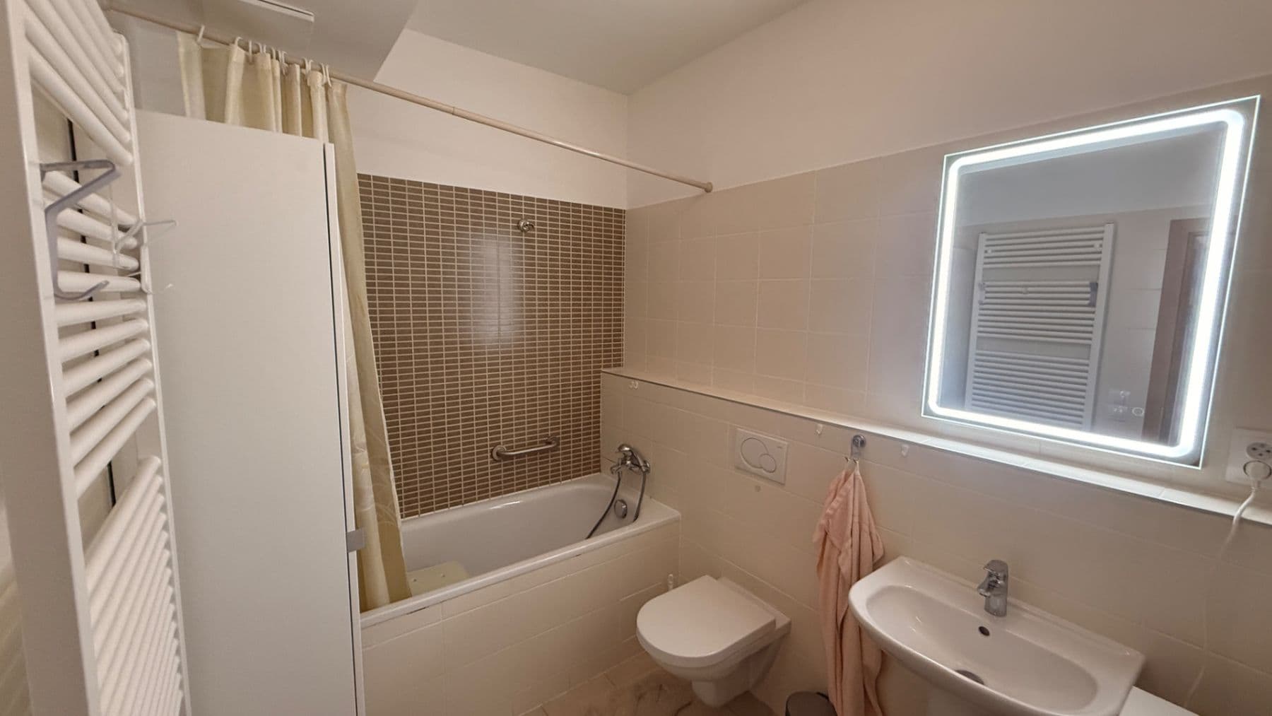 Prenájom bytu 2-izbový 65 m², K Červenému vrchu, Praha, Praha Prenájom bytu 2-izbový 65 m², K Červenému vrchu, Praha, Praha