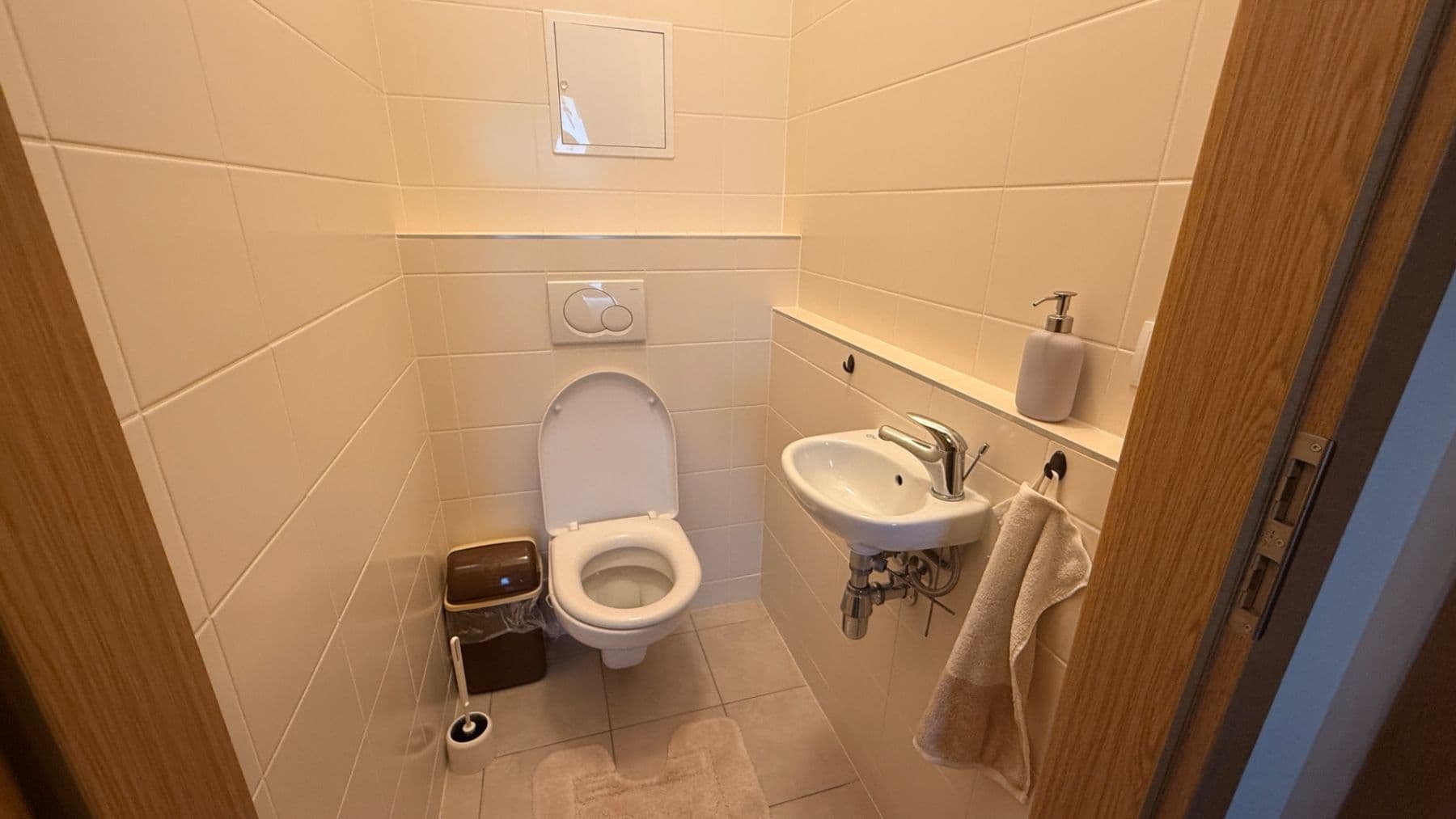 Prenájom bytu 2-izbový 65 m², K Červenému vrchu, Praha, Praha Prenájom bytu 2-izbový 65 m², K Červenému vrchu, Praha, Praha