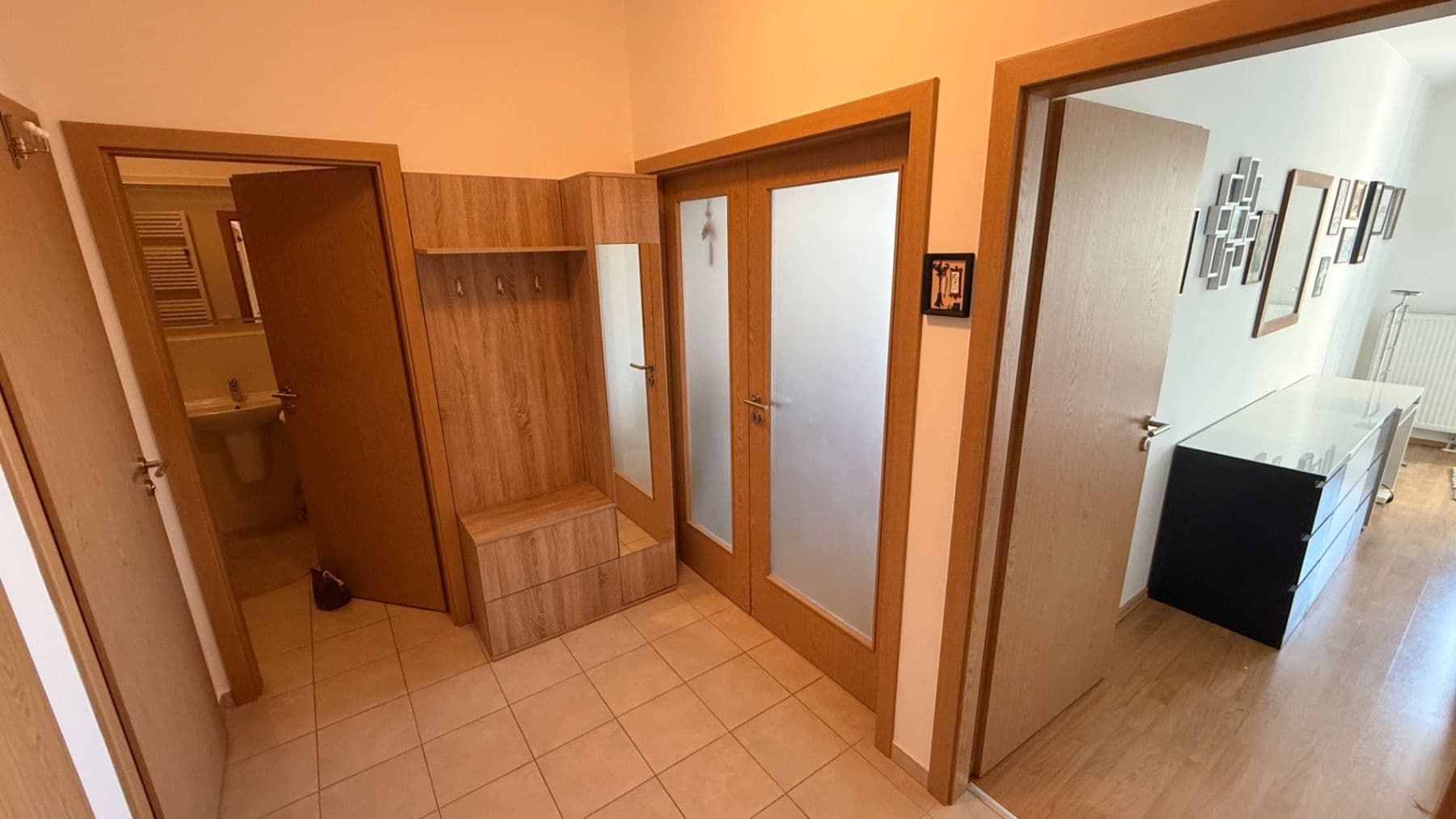 Prenájom bytu 2-izbový 65 m², K Červenému vrchu, Praha, Praha Prenájom bytu 2-izbový 65 m², K Červenému vrchu, Praha, Praha