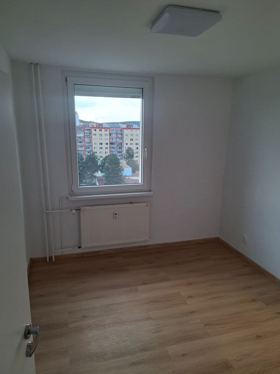 Prenájom bytu 4-izbový 76 m², Jesenická, Plzeň, Plzeňský kraj Prenájom bytu 4-izbový 76 m², Jesenická, Plzeň, Plzeňský kraj