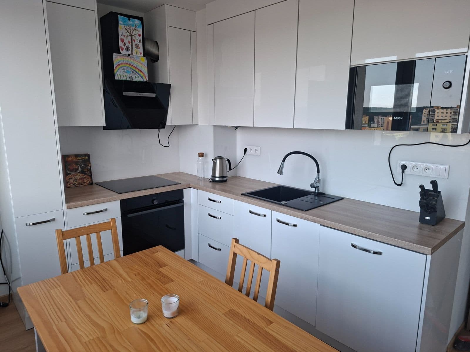 Prenájom bytu 4-izbový 76 m², Jesenická, Plzeň, Plzeňský kraj Prenájom bytu 4-izbový 76 m², Jesenická, Plzeň, Plzeňský kraj