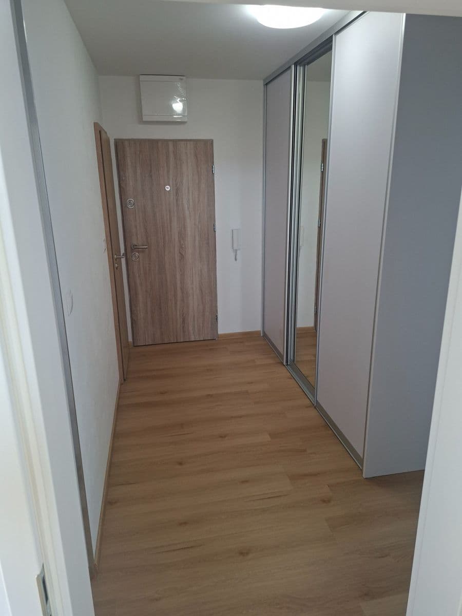 Prenájom bytu 4-izbový 76 m², Jesenická, Plzeň, Plzeňský kraj Prenájom bytu 4-izbový 76 m², Jesenická, Plzeň, Plzeňský kraj