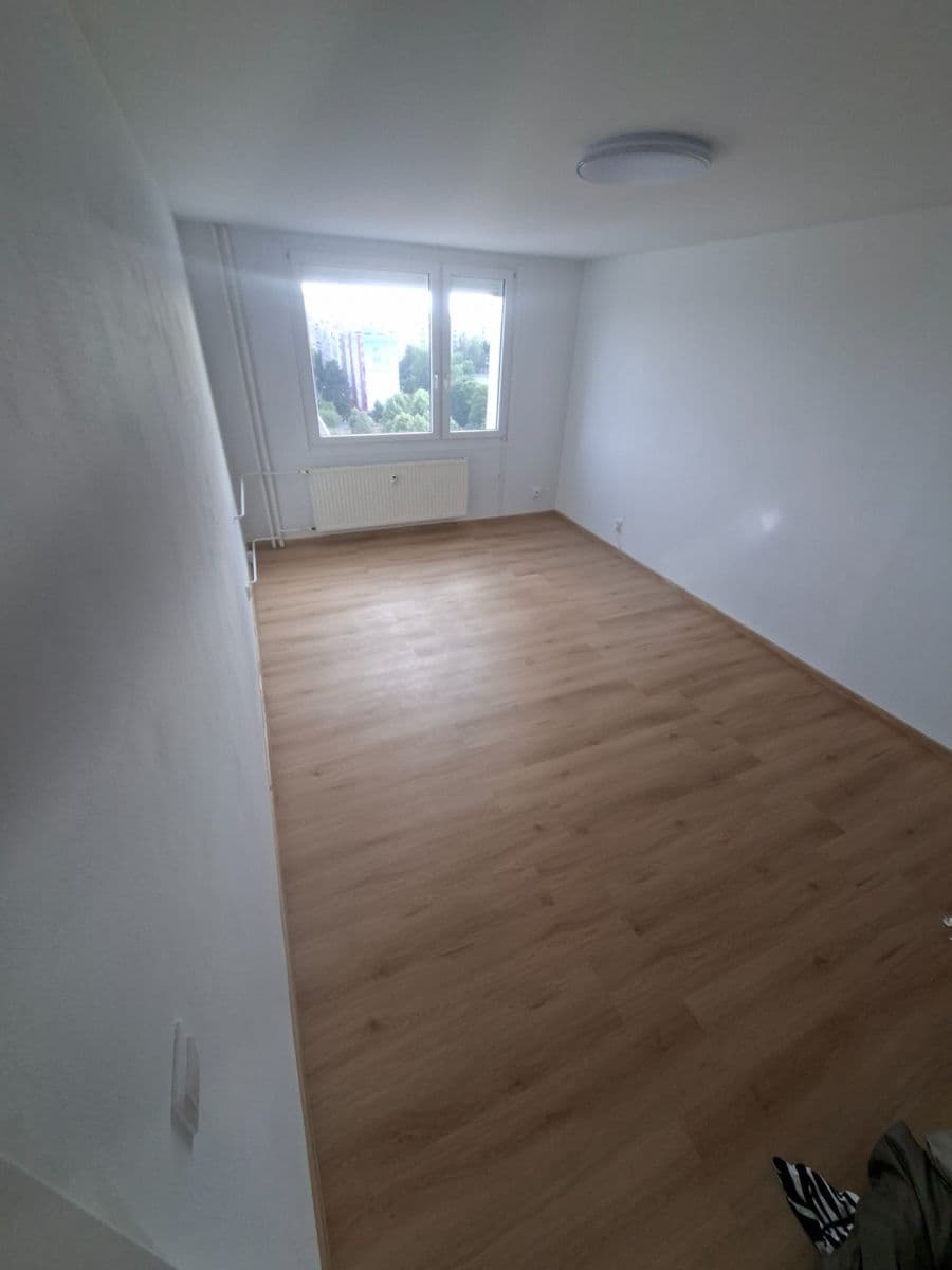 Prenájom bytu 4-izbový 76 m², Jesenická, Plzeň, Plzeňský kraj Prenájom bytu 4-izbový 76 m², Jesenická, Plzeň, Plzeňský kraj