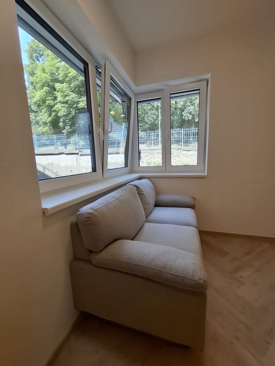 Prenájom bytu 2-izbový 41 m², Plzeňská, Praha, Praha Prenájom bytu 2-izbový 41 m², Plzeňská, Praha, Praha
