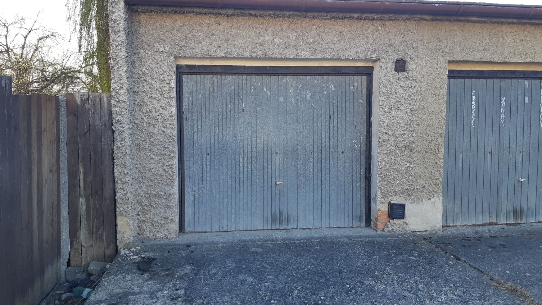 Prenájom garáže 16 m², Buzulucká, Olomouc, Olomoucký kraj Prenájom garáže 16 m², Buzulucká, Olomouc, Olomoucký kraj