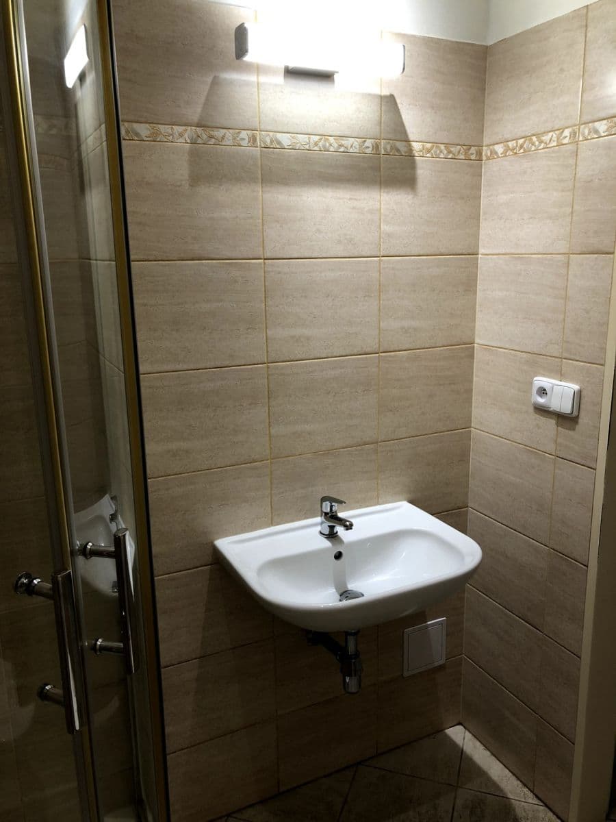 Prenájom bytu 1-izbový 30 m², Oblouková, Praha, Praha Prenájom bytu 1-izbový 30 m², Oblouková, Praha, Praha