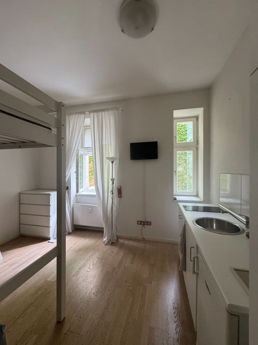 Prenájom bytu 1-izbový 22 m², Bořivojova, Praha, Praha Prenájom bytu 1-izbový 22 m², Bořivojova, Praha, Praha