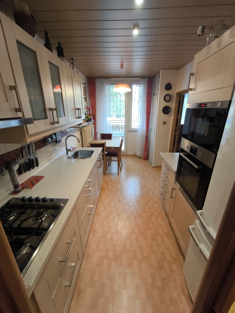 Prenájom bytu 3-izbový 68 m², Štichova, Praha, Praha Prenájom bytu 3-izbový 68 m², Štichova, Praha, Praha