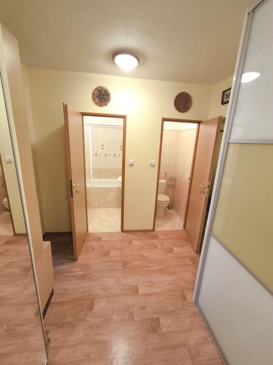 Prenájom bytu 3-izbový 68 m², Štichova, Praha, Praha Prenájom bytu 3-izbový 68 m², Štichova, Praha, Praha
