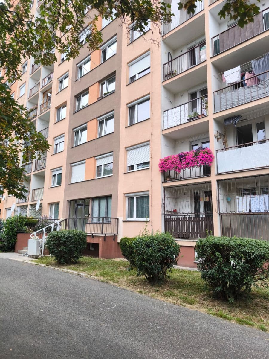 Prenájom bytu 3-izbový 68 m², Štichova, Praha, Praha Prenájom bytu 3-izbový 68 m², Štichova, Praha, Praha