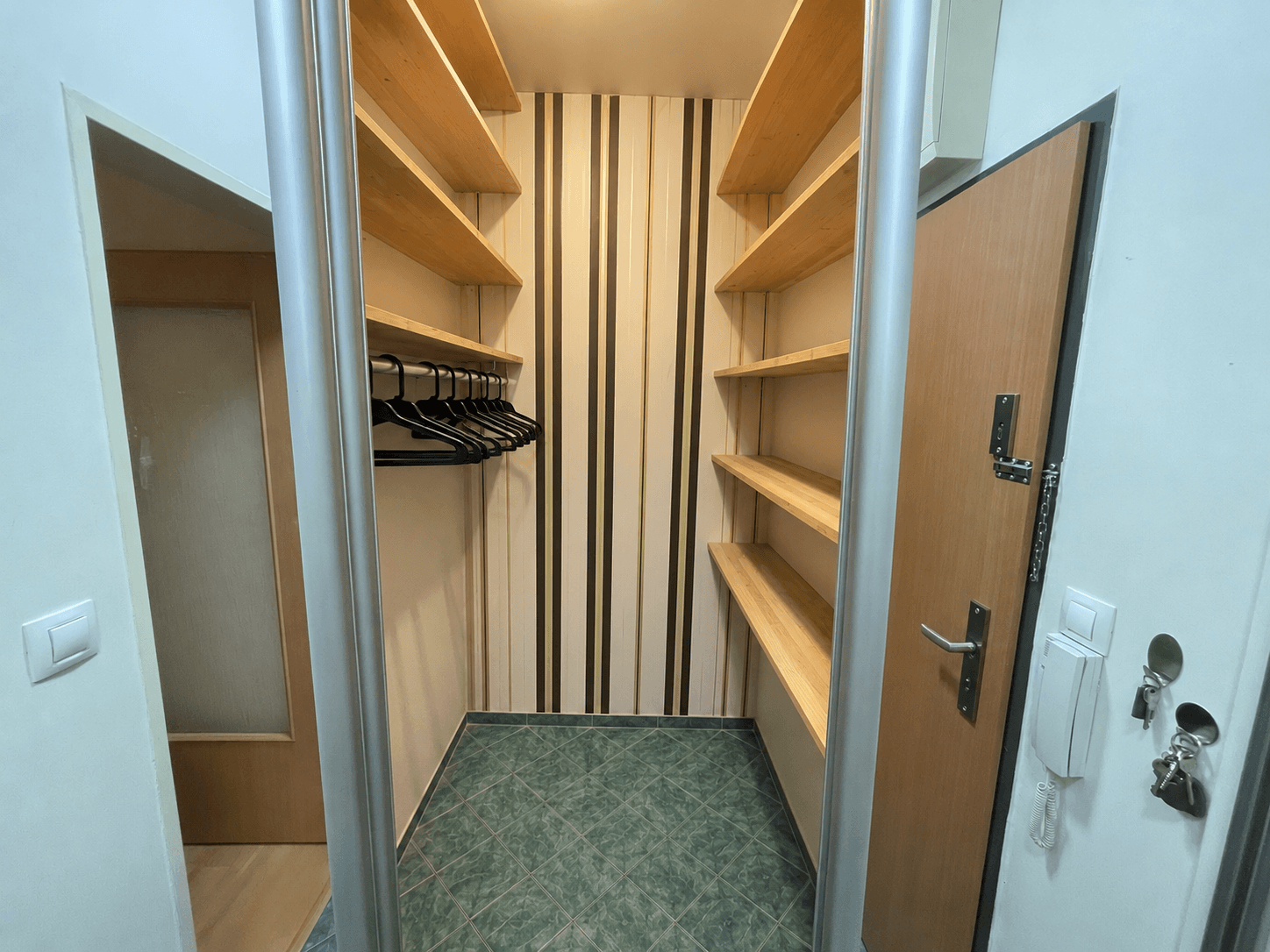 Prenájom bytu 1-izbový 50 m², Poděbradská, Praha, Praha Prenájom bytu 1-izbový 50 m², Poděbradská, Praha, Praha