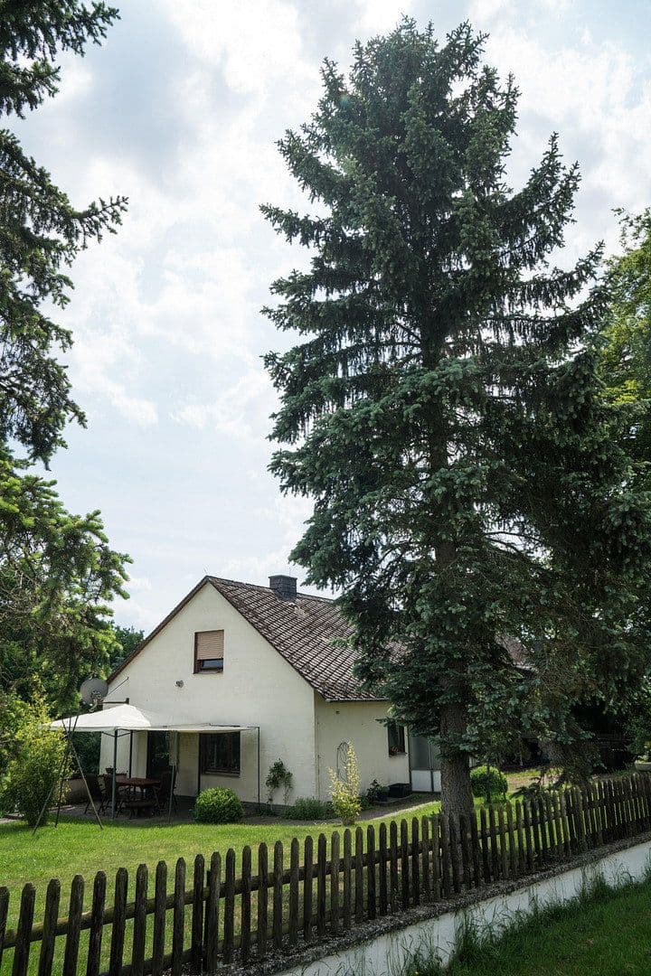 Predaj domu 131 m², pozemok 14.446 m², Rheinböllen, Porýnie-Falcko Predaj domu 131 m², pozemok 14.446 m², Rheinböllen, Porýnie-Falcko