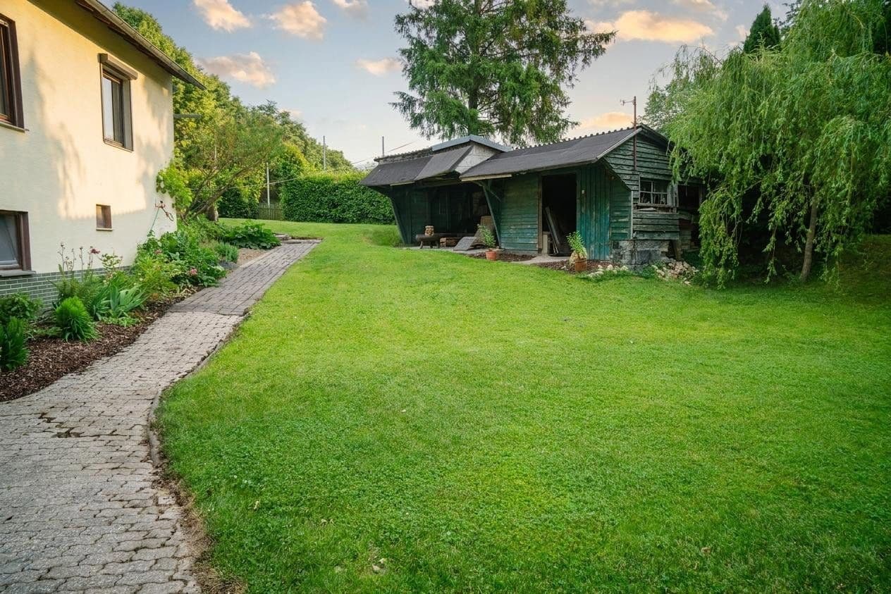 Predaj domu 131 m², pozemok 14.446 m², Rheinböllen, Porýnie-Falcko Predaj domu 131 m², pozemok 14.446 m², Rheinböllen, Porýnie-Falcko