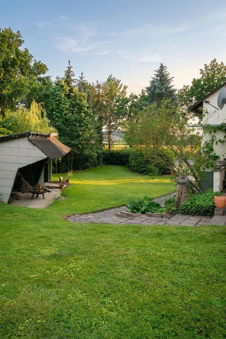 Predaj domu 131 m², pozemok 14.446 m², Rheinböllen, Porýnie-Falcko Predaj domu 131 m², pozemok 14.446 m², Rheinböllen, Porýnie-Falcko