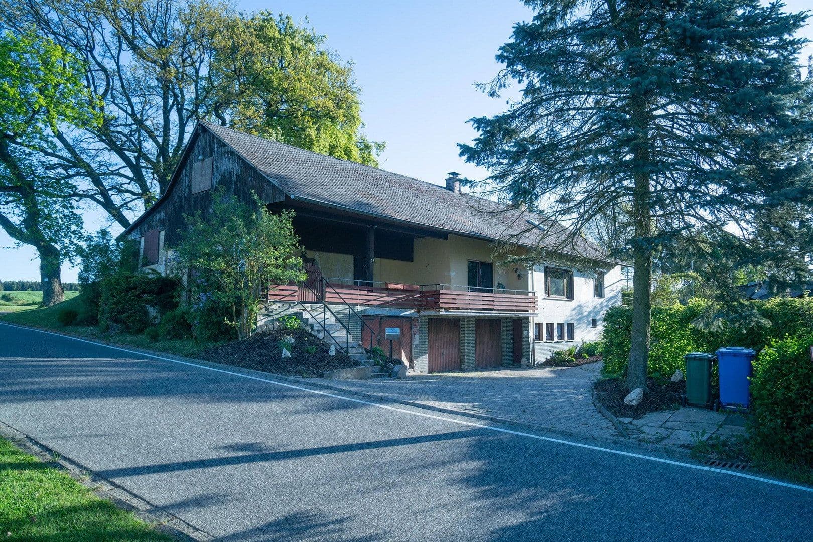 Predaj domu 131 m², pozemok 14.446 m², Rheinböllen, Porýnie-Falcko Predaj domu 131 m², pozemok 14.446 m², Rheinböllen, Porýnie-Falcko