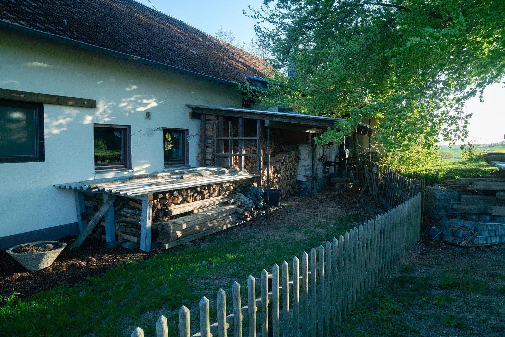 Predaj domu 131 m², pozemok 14.446 m², Rheinböllen, Porýnie-Falcko Predaj domu 131 m², pozemok 14.446 m², Rheinböllen, Porýnie-Falcko