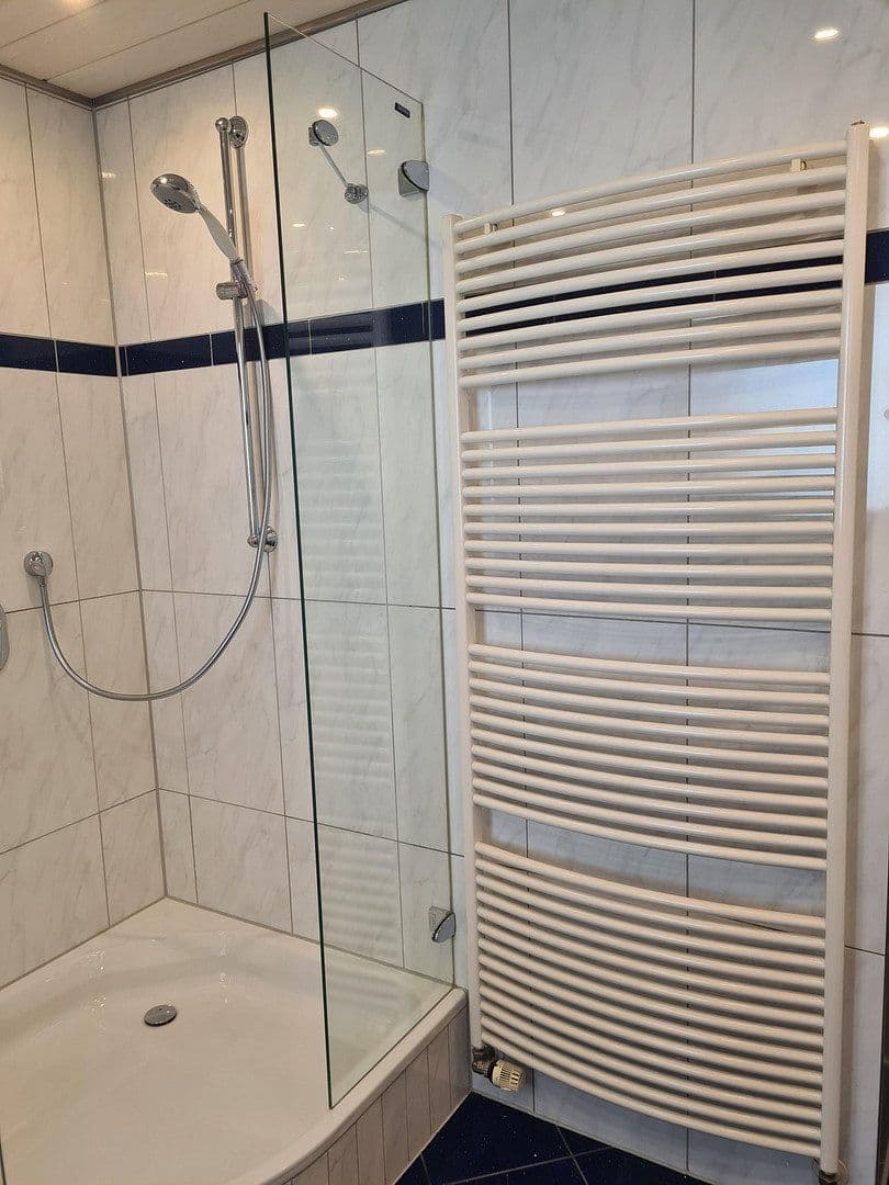 Prenájom bytu 4-izbový 114 m², Fellbach, Bádensko-Wurttembersko Prenájom bytu 4-izbový 114 m², Fellbach, Bádensko-Wurttembersko
