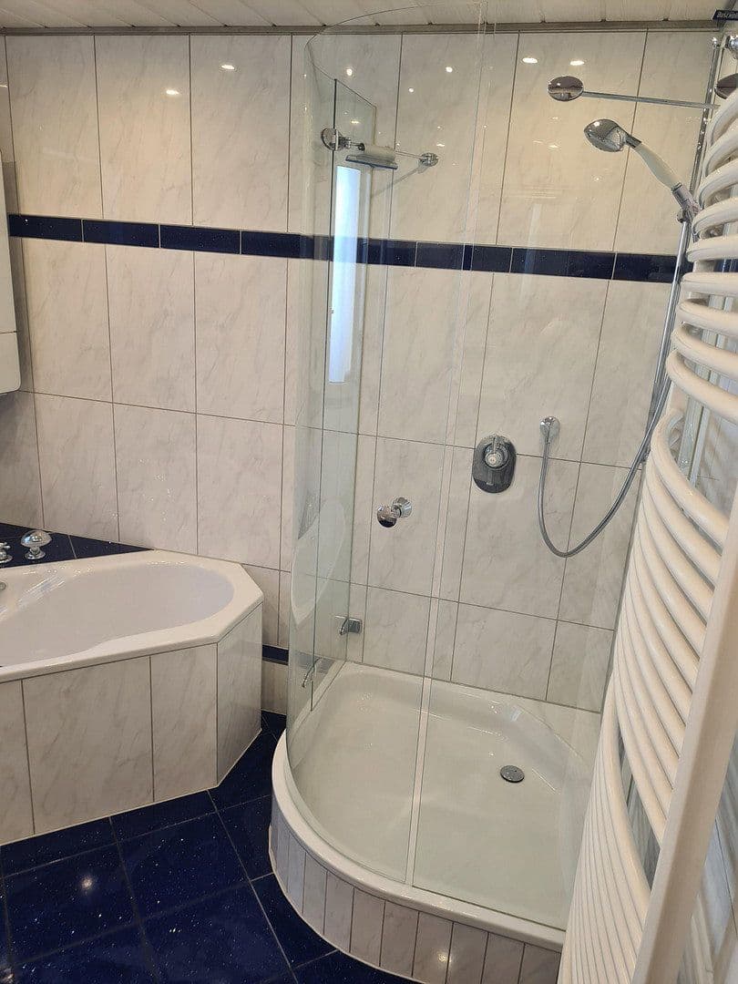 Prenájom bytu 4-izbový 114 m², Fellbach, Bádensko-Wurttembersko Prenájom bytu 4-izbový 114 m², Fellbach, Bádensko-Wurttembersko