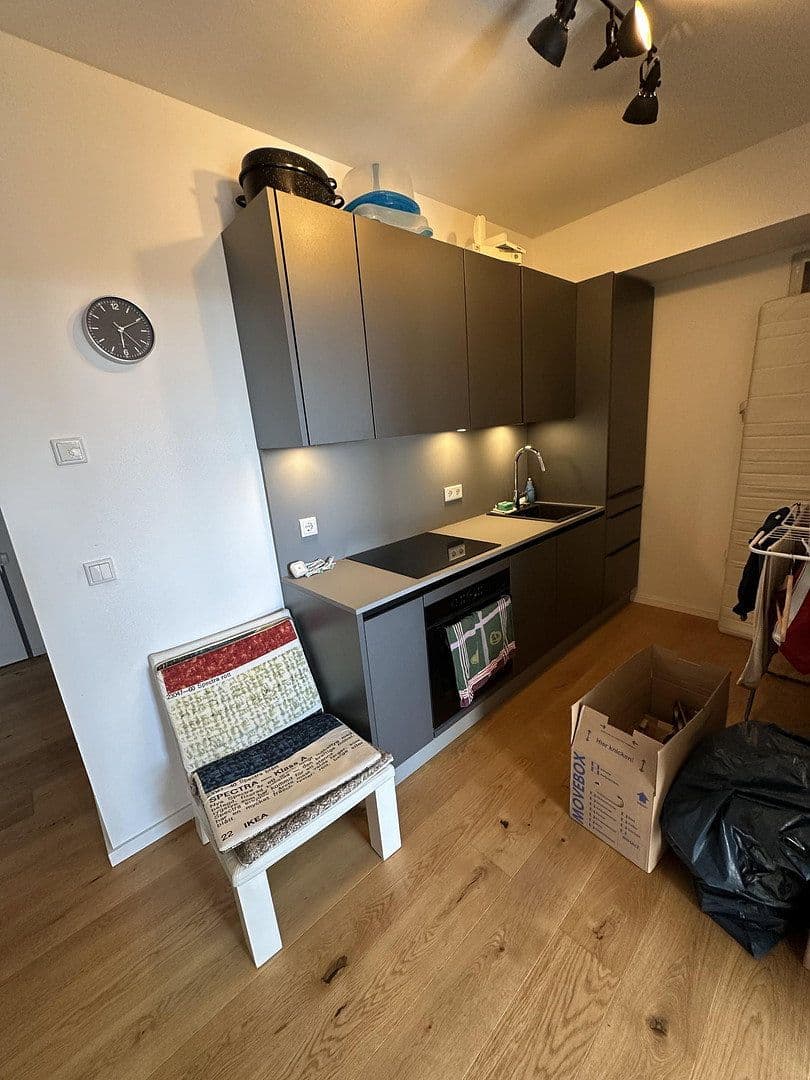 Prenájom bytu 5-izbový 180 m², Emilienstraße 19, Hamburg, Hamburg Prenájom bytu 5-izbový 180 m², Emilienstraße 19, Hamburg, Hamburg