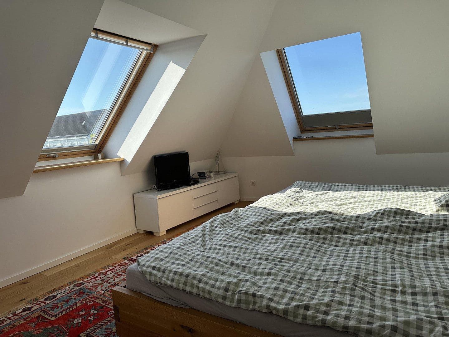 Prenájom bytu 5-izbový 180 m², Emilienstraße 19, Hamburg, Hamburg Prenájom bytu 5-izbový 180 m², Emilienstraße 19, Hamburg, Hamburg